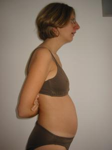 Una donna magra leggermente incinta dei Paesi Bassi - foto #38