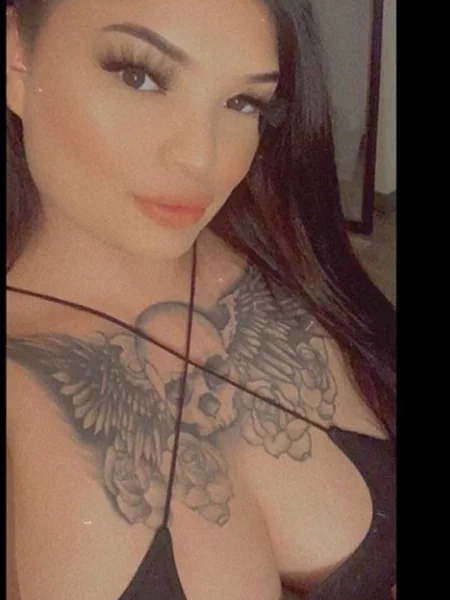 Los extraños pezones de una linda latina foto 29