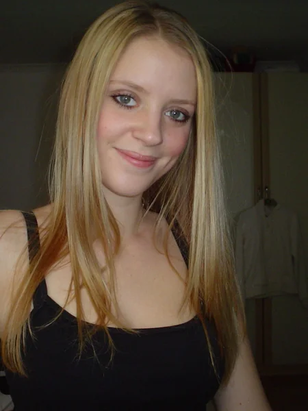 El modesto erotismo de una pelirroja foto 17