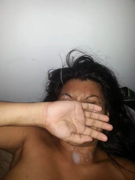 A Latina doesn't want to be seen swallowing cum photo 1