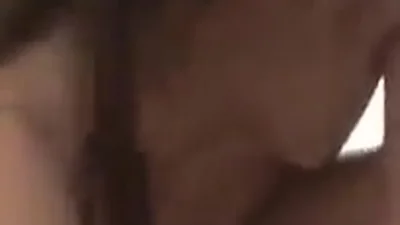 Азиатка снимает на видео не только себя во время секса