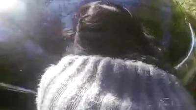 Teniendo sexo con su amante en la naturaleza