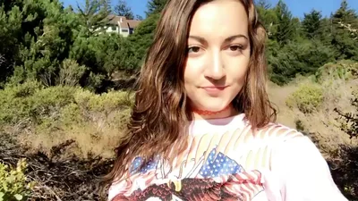 The country girl shows off her tits in nature and dreams of a good husband