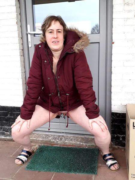 The slutty housewife exercises her pussy daily