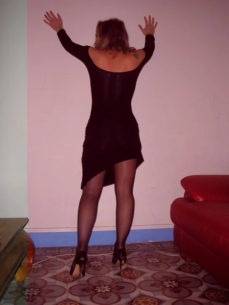 Elegant Michelle regularly sucks her husband's cock photo 7