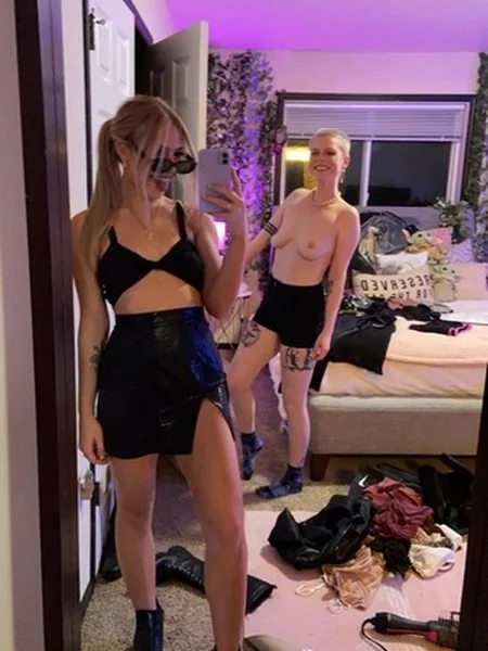 Unable to find a boyfriend, Mia decides to move in with a girl photo 14