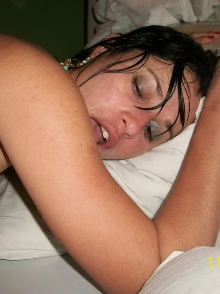 A esta zorra le encanta el sexo intenso foto 15