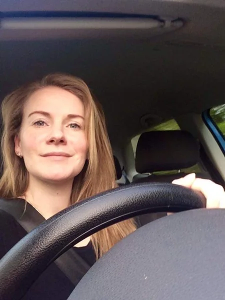 Profesora de música tetona foto 1