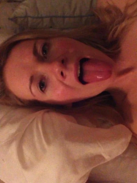 Profesora de música tetona foto 2