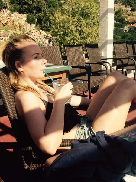 Profesora de música tetona foto 9